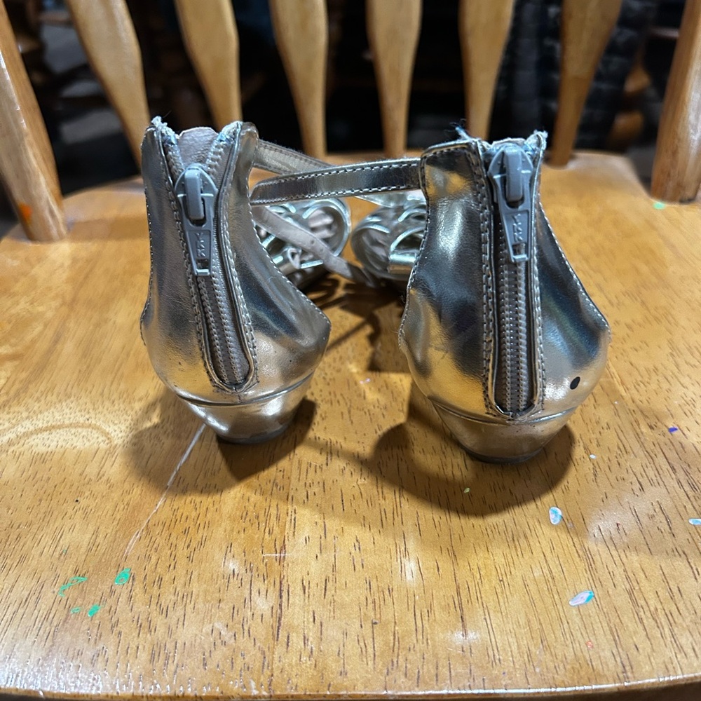 Apt. 9 Silver Sandals with Zipper